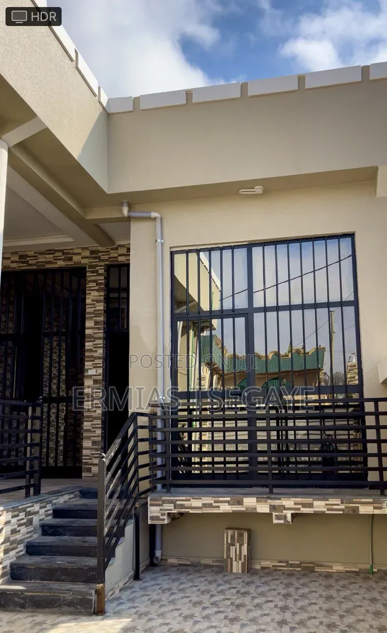 3bdrm House in South West Shewa for sale