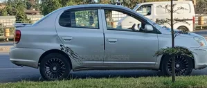 Toyota Platz 2003 Silver