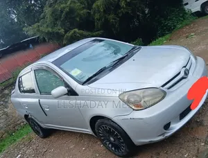 Toyota Platz 2003 Silver
