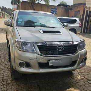 Toyota Hilux 3.0 D-4D 4x4 2013 Blue