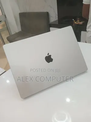 New Laptop Apple MacBook Pro 32GB Apple M1 Max SSD 1T