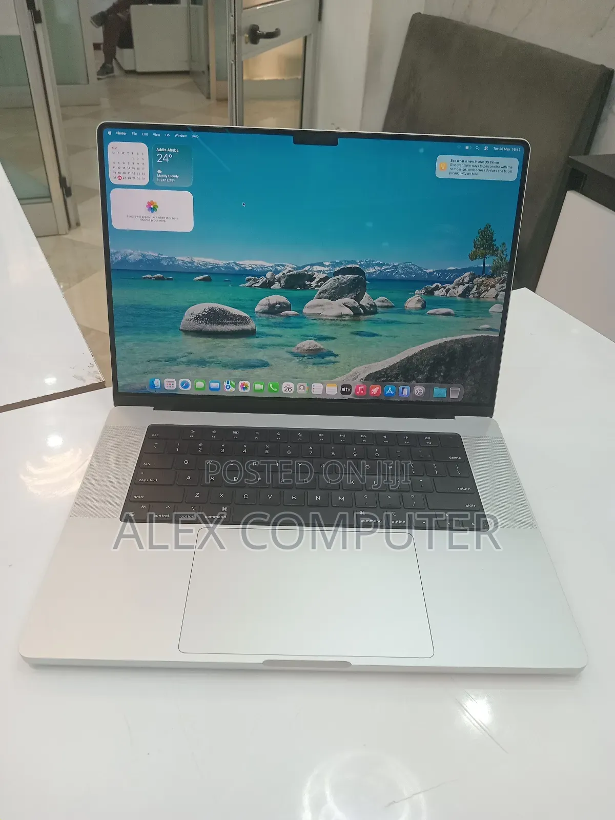 New Laptop Apple MacBook Pro 32GB Apple M1 Max SSD 1T