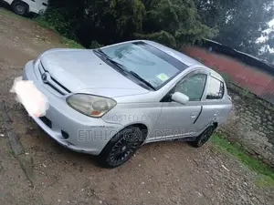 Toyota Platz 2005 Silver
