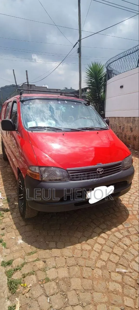 Toyota Grand HiAce 2003 Red