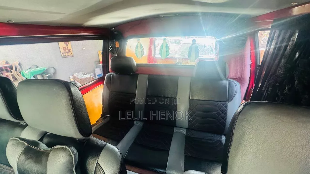 Toyota Grand HiAce 2003 Red