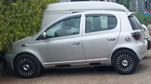 Toyota Vitz 2001 Silver
