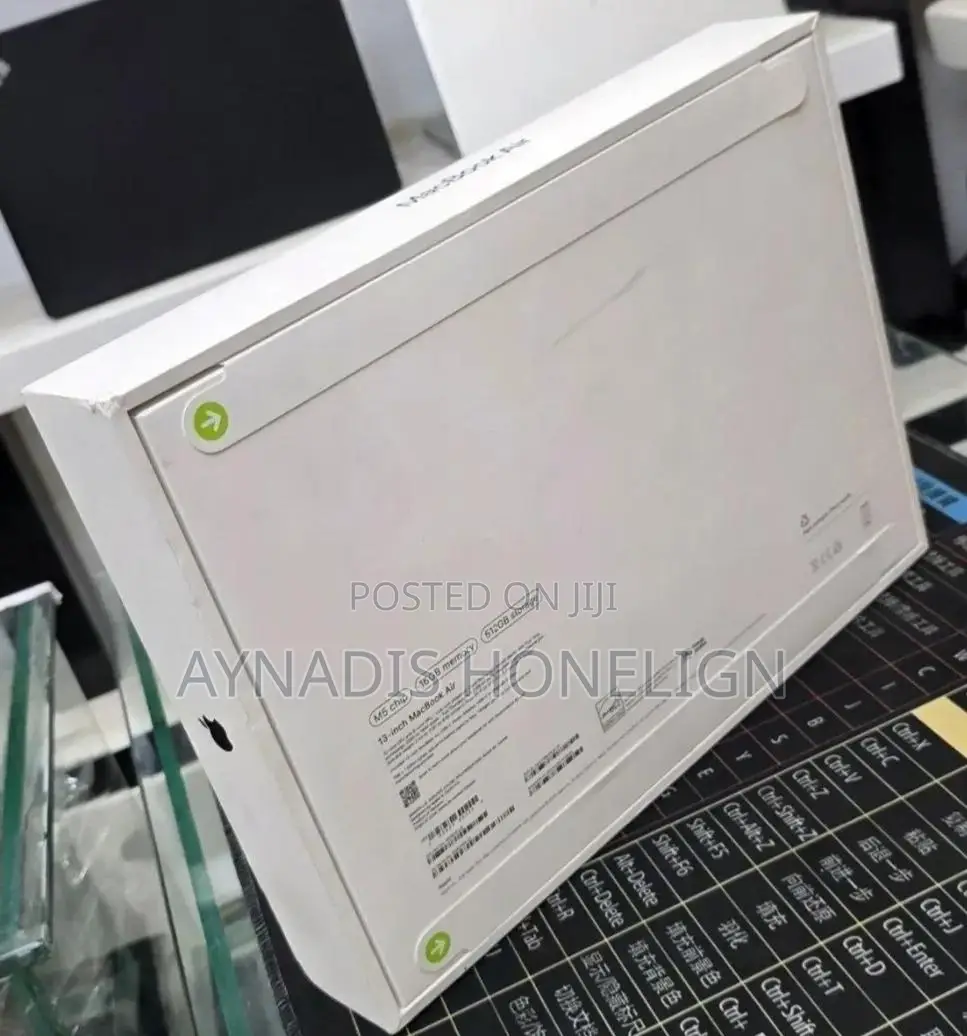 New Laptop Apple MacBook Air 16GB Apple M5 SSD 512GB