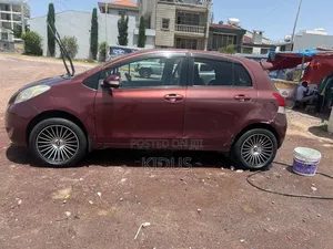 Toyota Yaris 2010 Burgundy