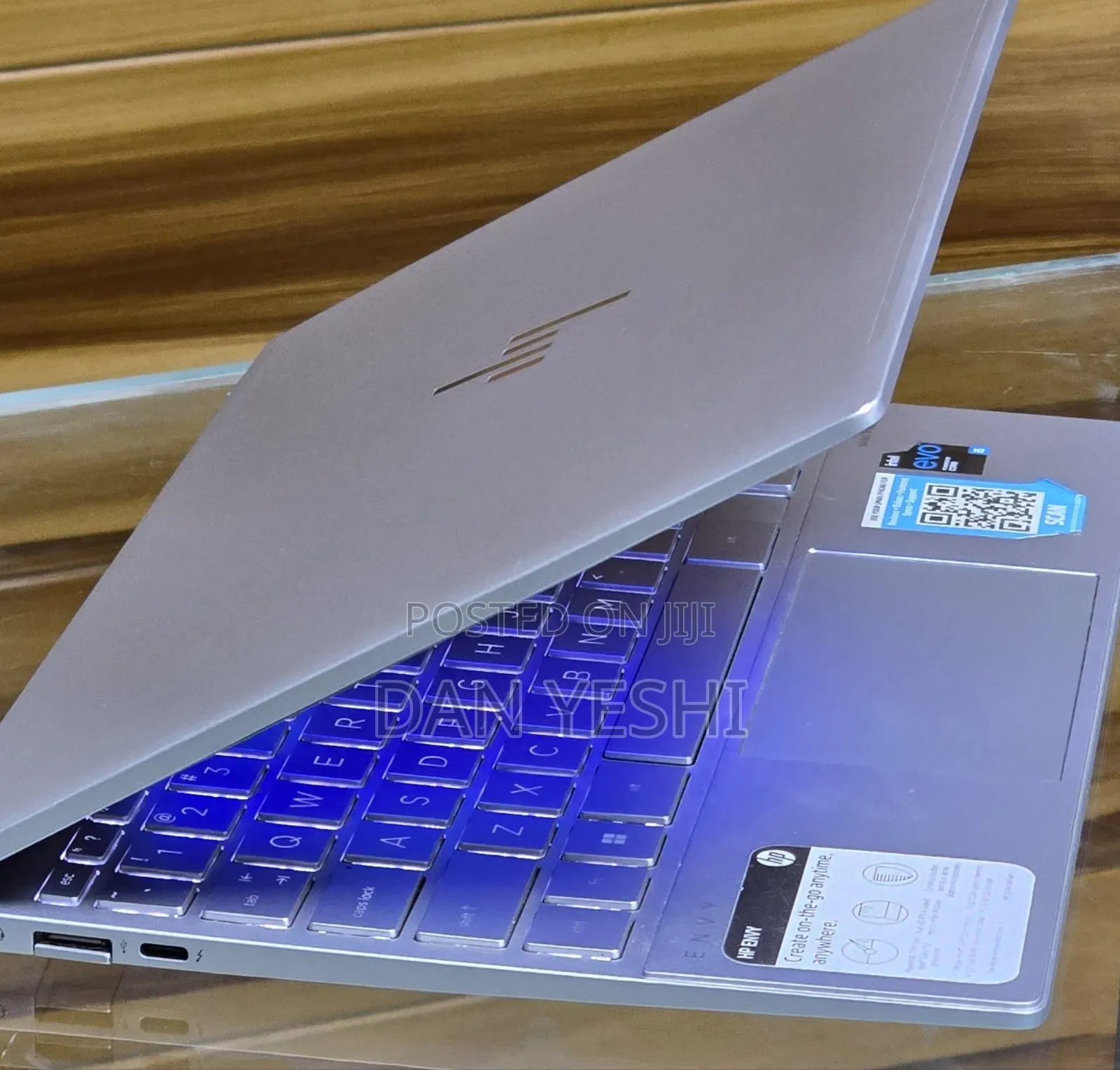 New Laptop HP Envy 14 8GB Intel Core i5 SSD 256GB