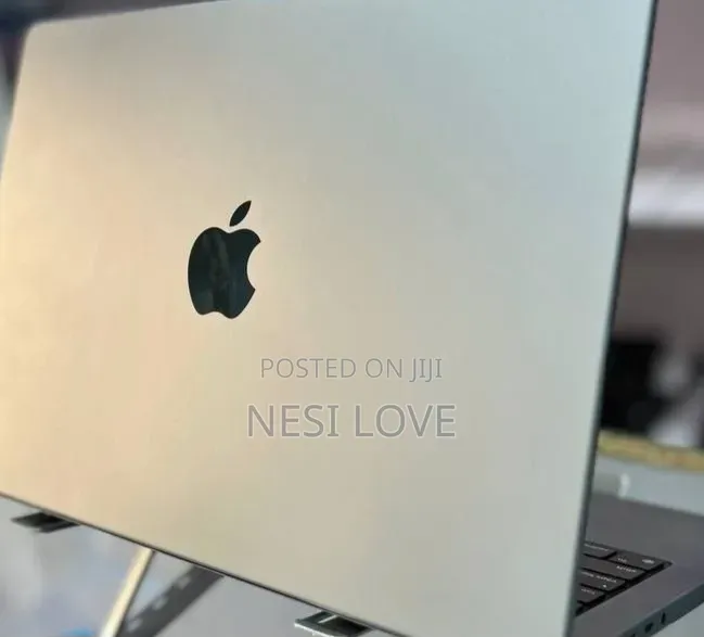 New Laptop Apple MacBook Pro 2021 M1 16GB SSD 512GB