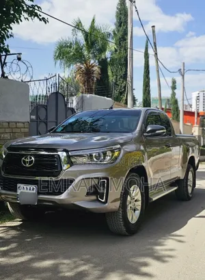 Toyota Hilux 2020 Gray