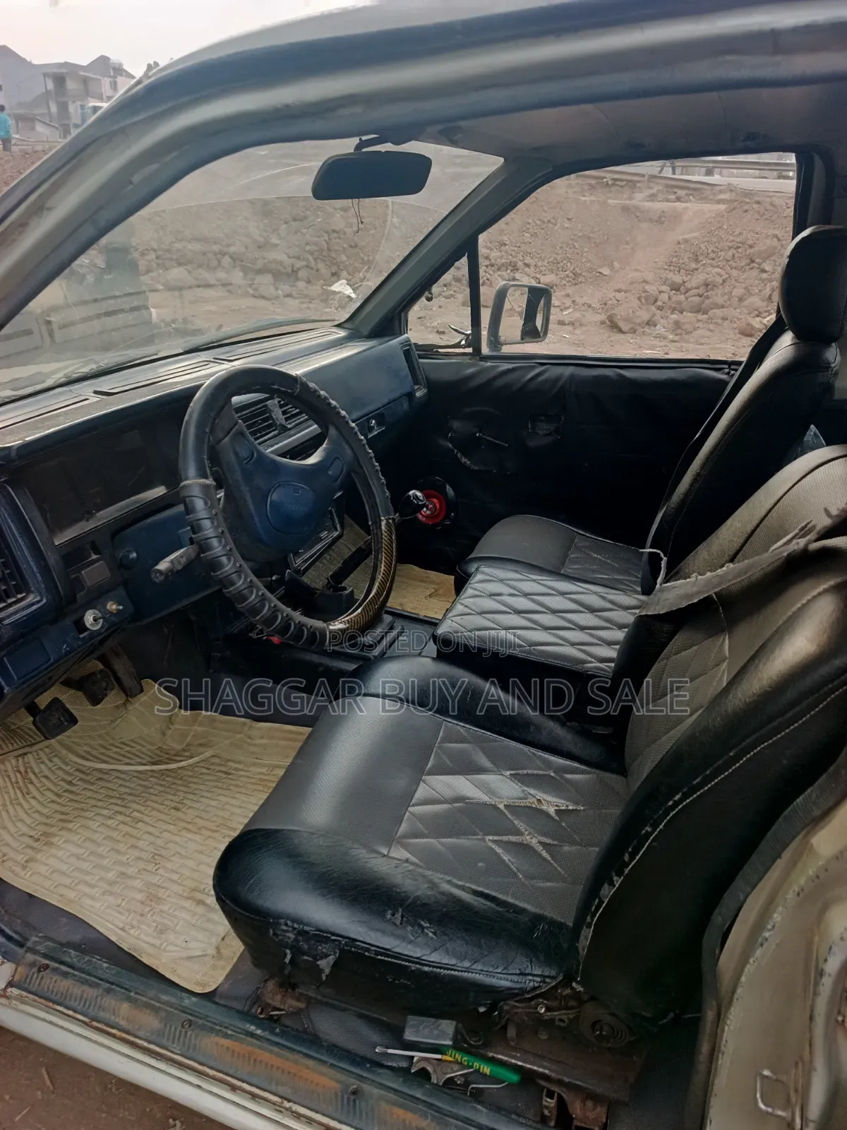 Nissan DoubleCab 1990 Silver