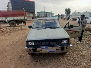 Nissan DoubleCab 1990 Silver