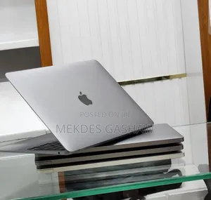 New Laptop Apple MacBook Air 2020 M1 8GB Intel Core i7 SSD 256GB