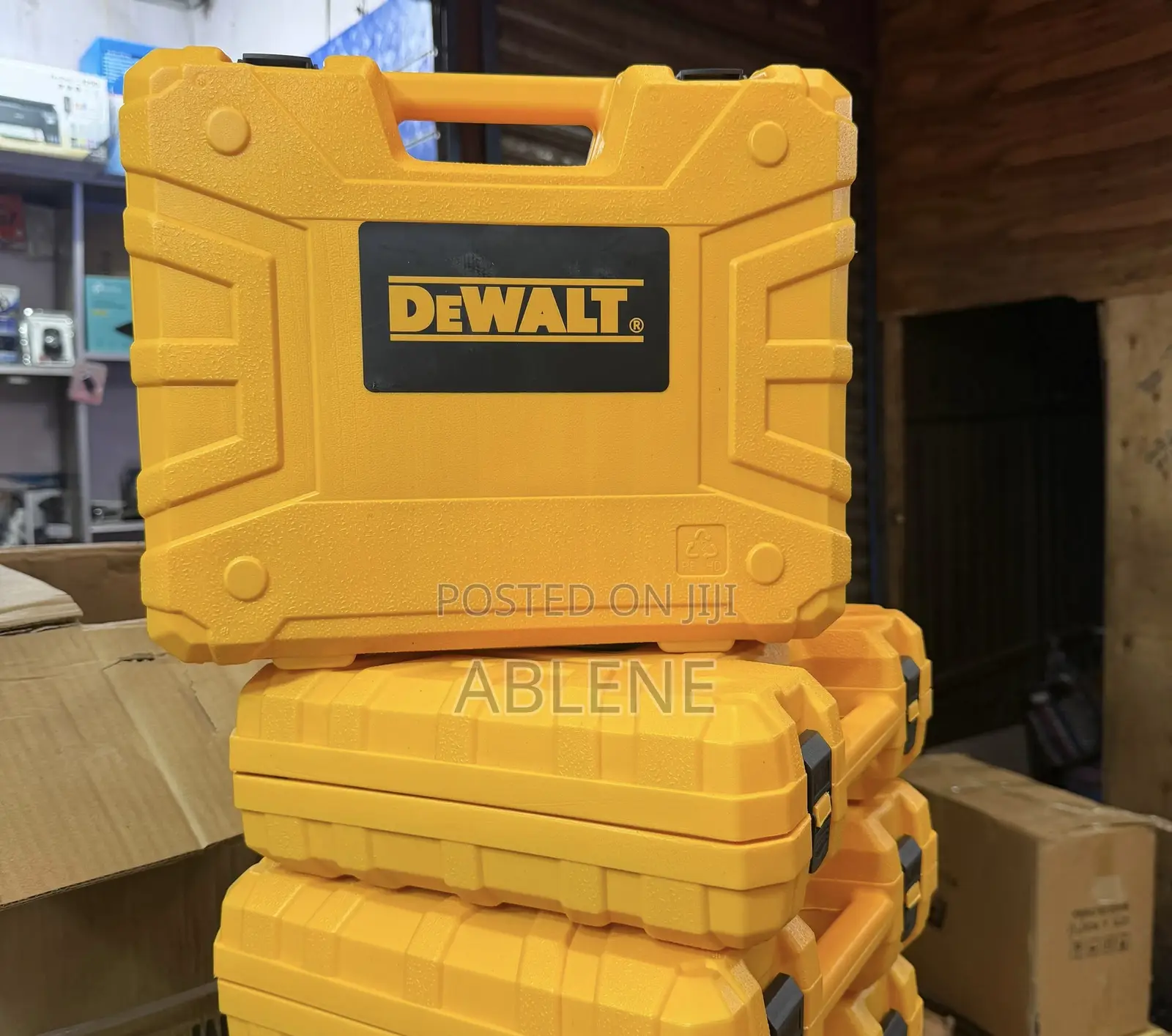 Dewalt Rechargeable Drill 21volt With Full Accessories
