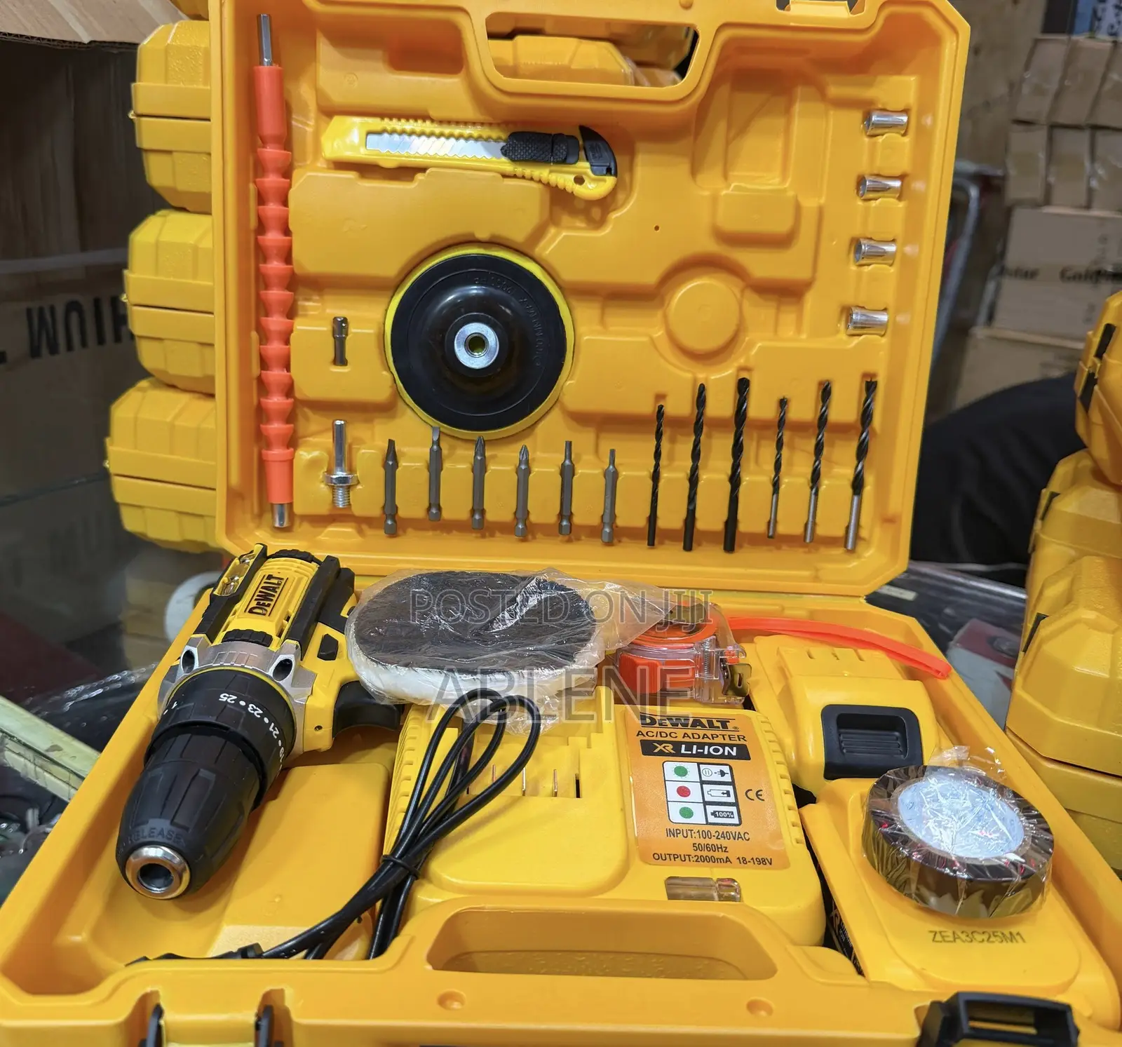 Dewalt Rechargeable Drill 21volt With Full Accessories