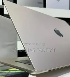 New Laptop Apple MacBook Air 2025 M4 15-inch 16GB Apple M4 SSD 256GB
