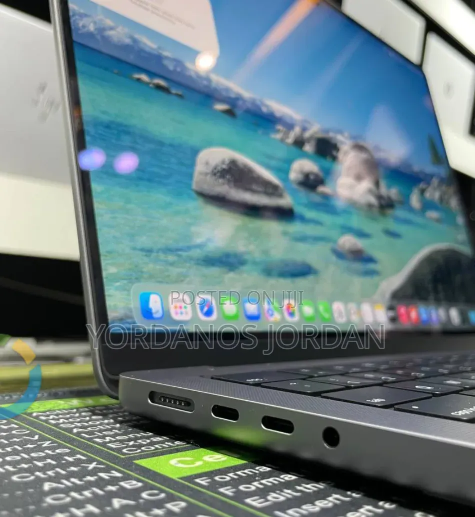 New Laptop Apple MacBook Pro 2023 M3 14-inch 8GB Apple M3 SSD 512GB