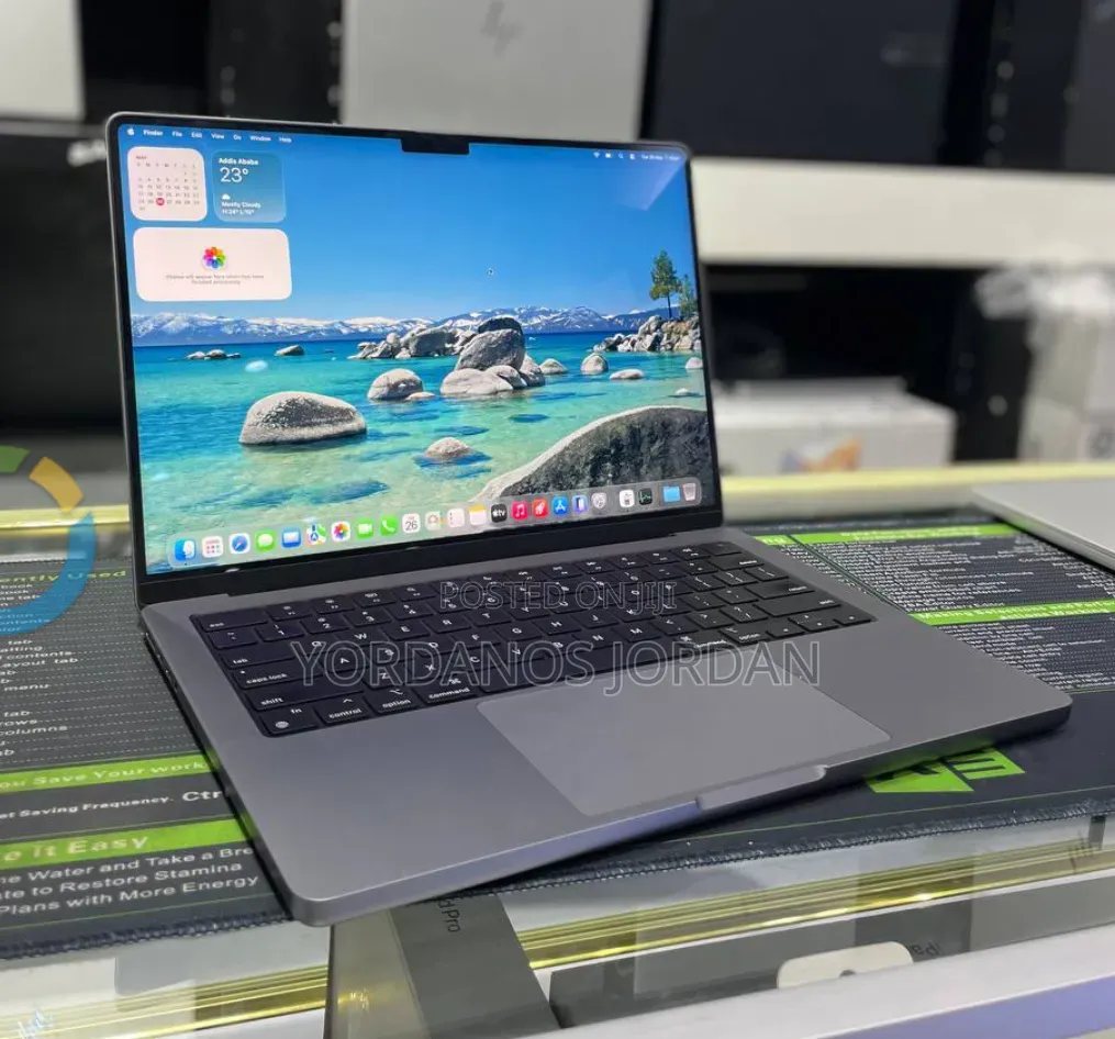 New Laptop Apple MacBook Pro 2023 M3 14-inch 8GB Apple M3 SSD 512GB