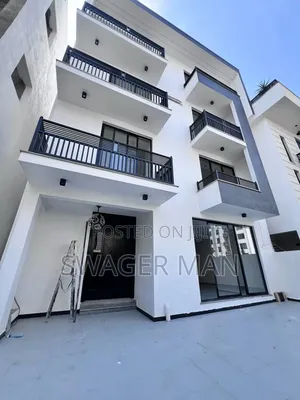 Furnished 7bdrm Townhouse/Terrace in Ayatkompaund, Yeka for sale
