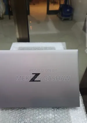 New Laptop HP ZBook Studio G8 16GB Intel Core i7 SSD 512GB