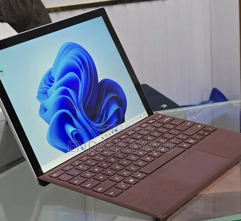 New Laptop Microsoft Surface Pro 6 8GB Intel Core i5 SSD 128GB