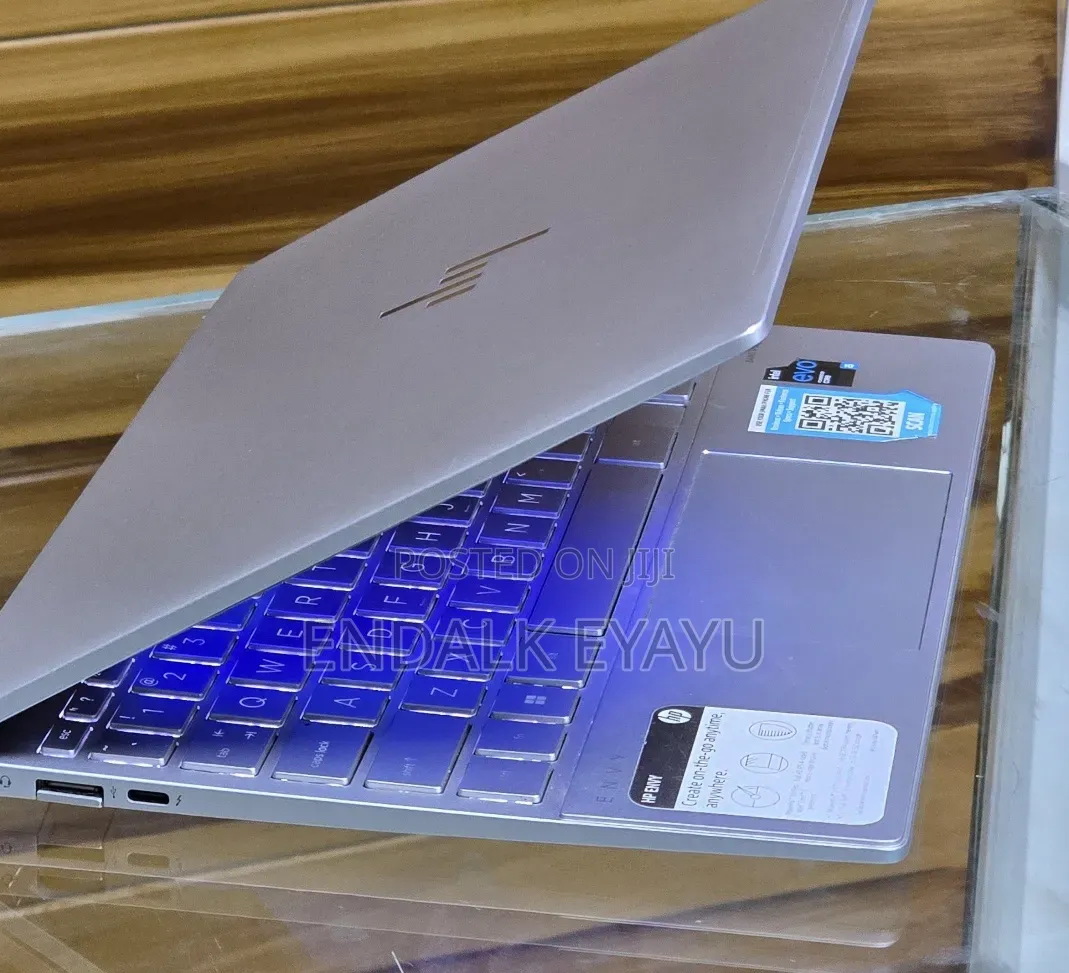 New Laptop HP Envy 14 8GB Intel Core i5 SSD 256GB
