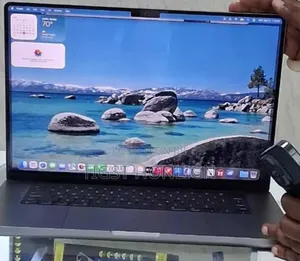 New Laptop Apple MacBook Pro 32GB Apple M1 Max SSD 32GB