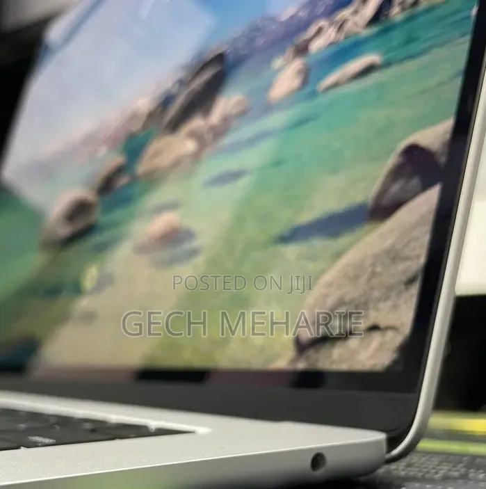 New Laptop Apple MacBook Air 2025 M4 15-inch 24GB Apple M4 SSD 512GB