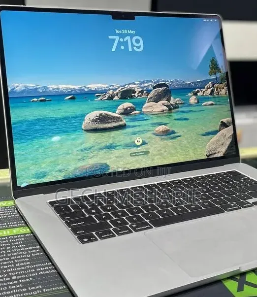 New Laptop Apple MacBook Air 2025 M4 15-inch 24GB Apple M4 SSD 512GB