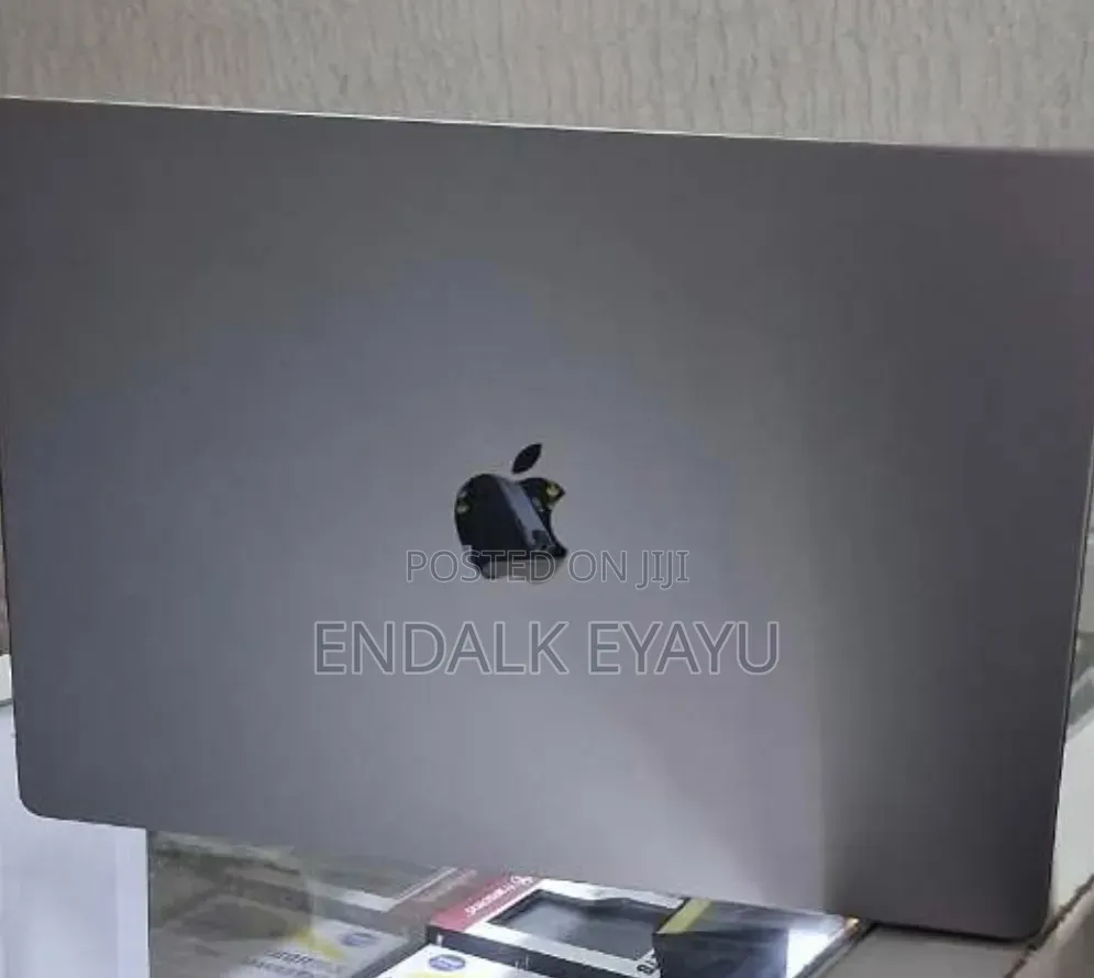 New Laptop Apple MacBook Pro M1 32GB Apple M1 Max SSD 1T