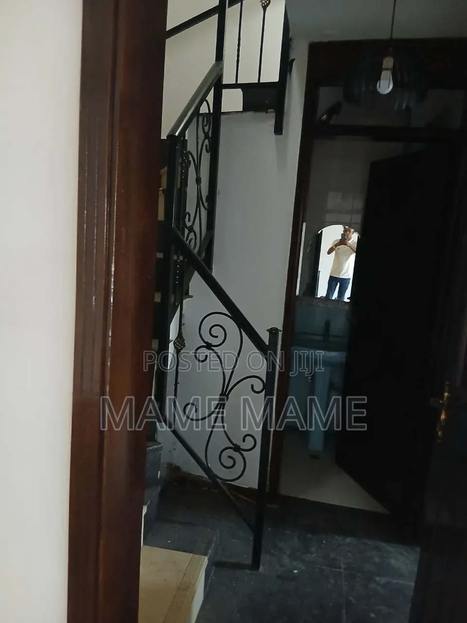 5bdrm House in Addis Abeba, Bole for sale