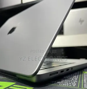 New Laptop Apple MacBook Air 2024 M3 13-inch 8GB AMD A8 SSD 512GB