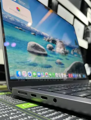 New Laptop Apple MacBook Air 2024 M3 13-inch 8GB AMD A8 SSD 512GB