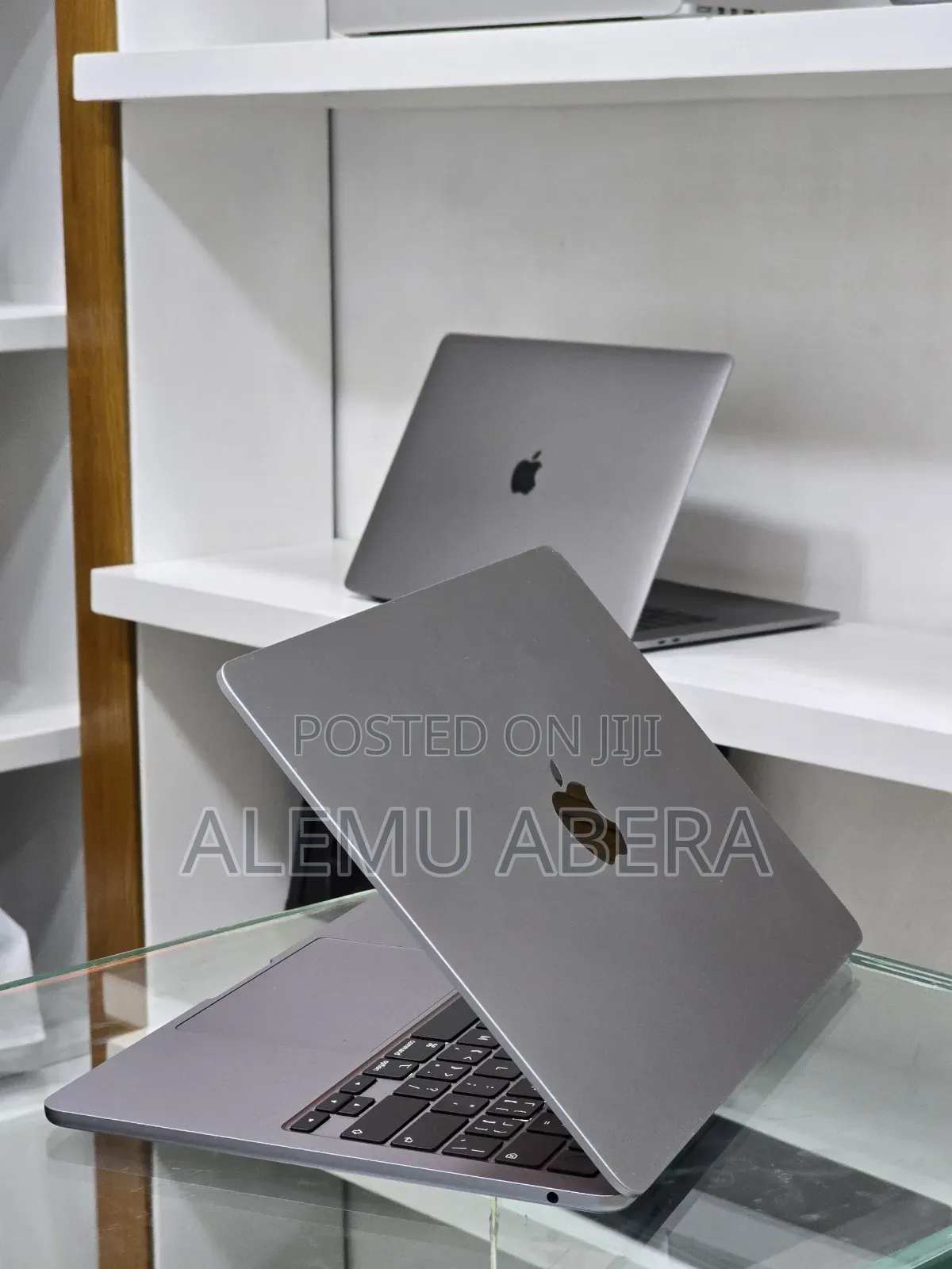 New Laptop Apple MacBook Air 2022 M2 8GB Apple M2 SSD 256GB