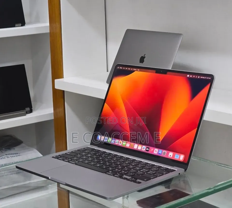 New Laptop Apple MacBook 8GB SSD 256GB