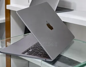 New Laptop Apple MacBook 8GB SSD 256GB