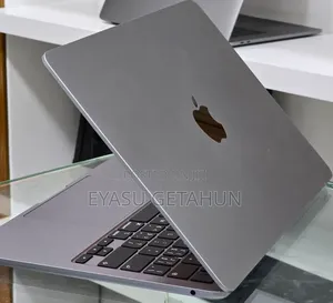 New Laptop Apple MacBook Air 2022 M2 8GB Apple M2 SSD 256GB