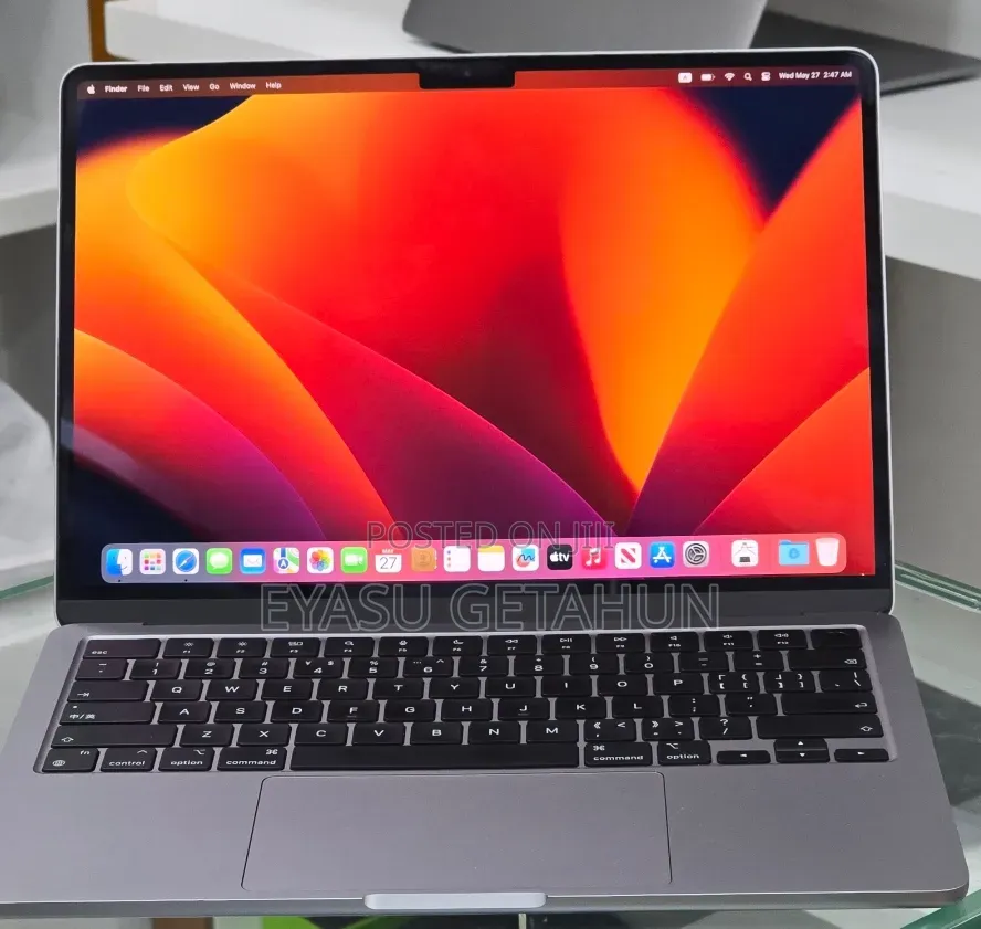 New Laptop Apple MacBook Air 2022 M2 8GB Apple M2 SSD 256GB