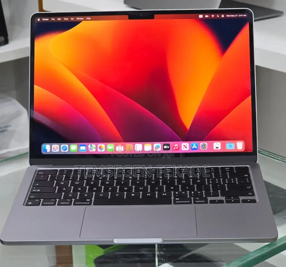 New Laptop Apple MacBook Air 2022 M2 8GB Apple M2 SSD 256GB