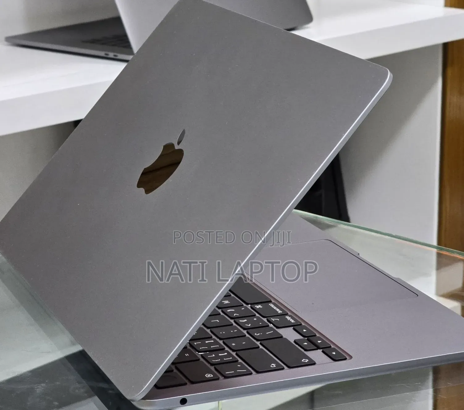 New Laptop Apple MacBook Air 2022 M2 8GB Apple M2 SSD 256GB