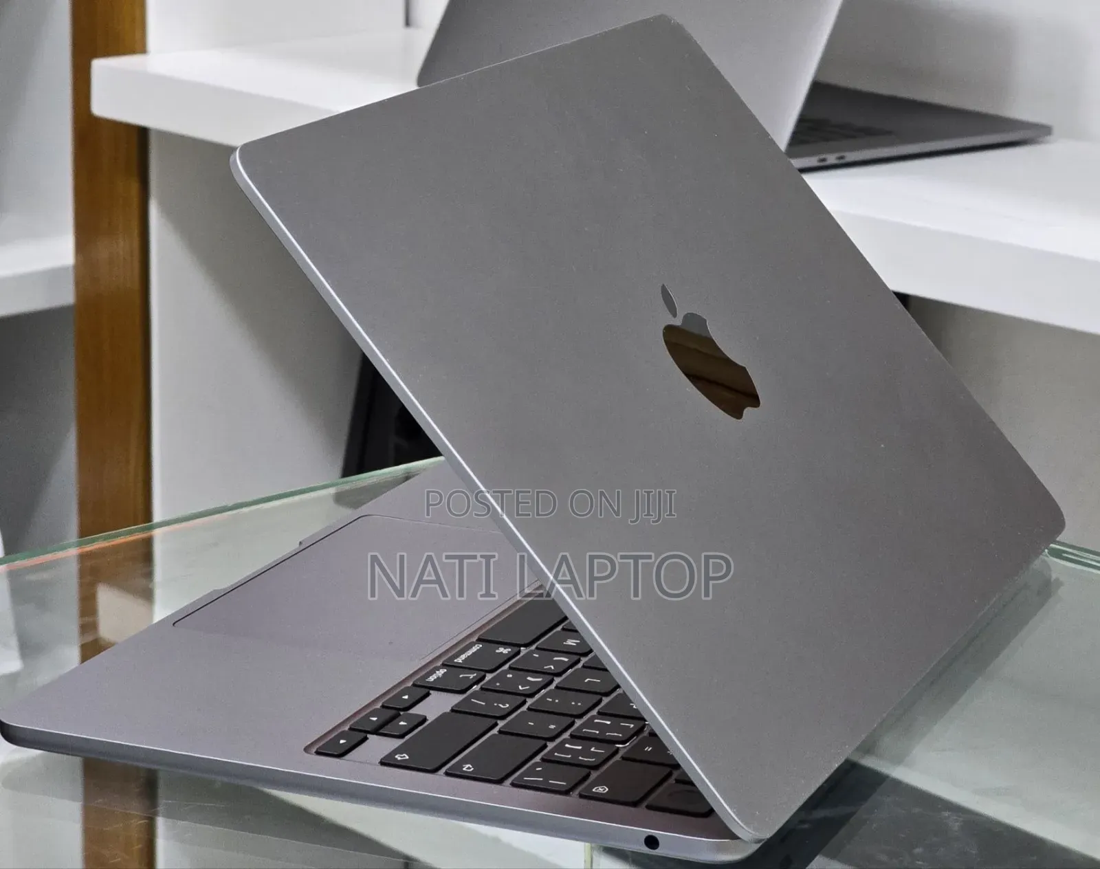 New Laptop Apple MacBook Air 2022 M2 8GB Apple M2 SSD 256GB
