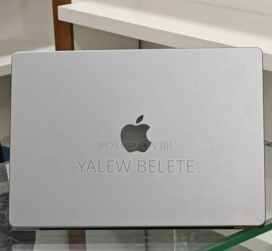 New Laptop Apple MacBook Pro 8GB Apple M3 Pro SSD 512GB