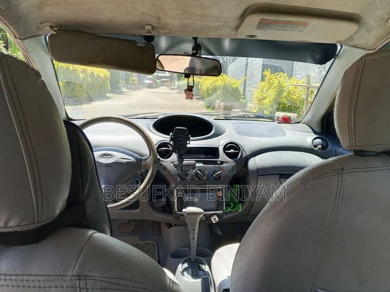 Toyota Vitz 1.0 FWD 3dr 2001 Gray