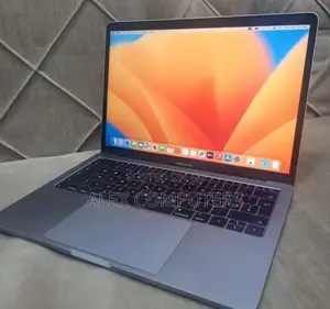 New Laptop Apple MacBook Pro 2017 16GB Intel Core i5 SSD 512GB