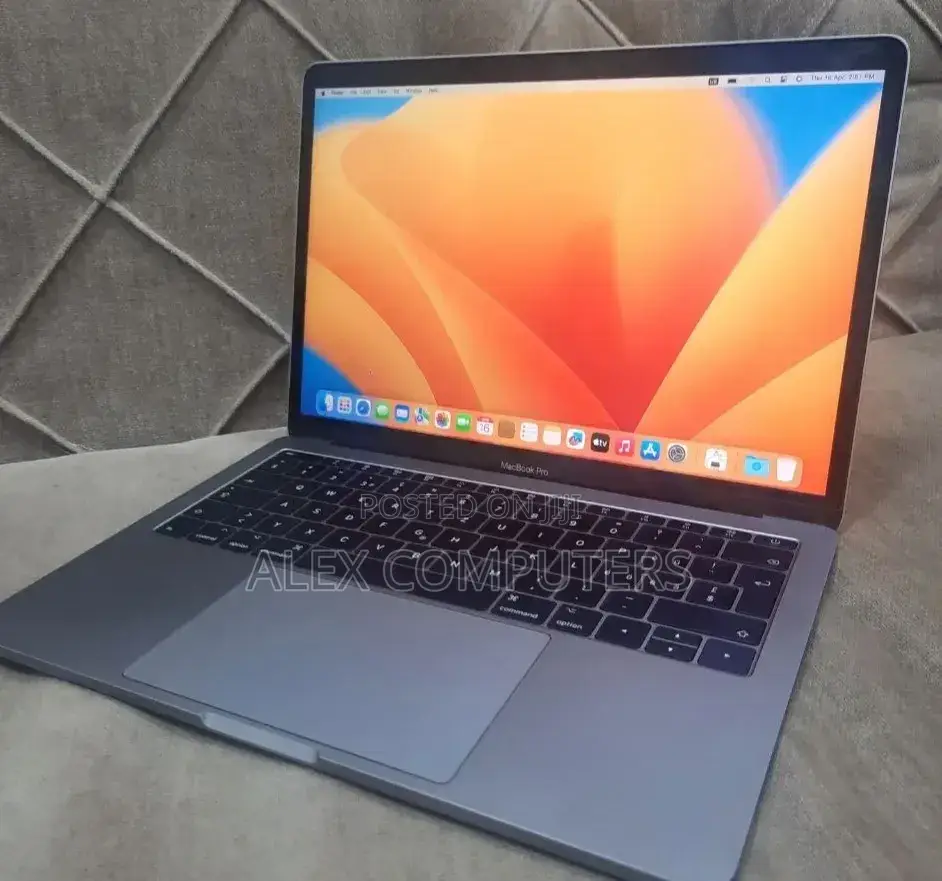 New Laptop Apple MacBook Pro 2017 16GB Intel Core i5 SSD 512GB