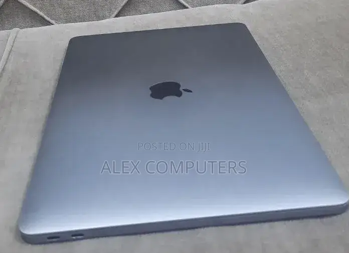 New Laptop Apple MacBook Pro 2017 16GB Intel Core i5 SSD 512GB