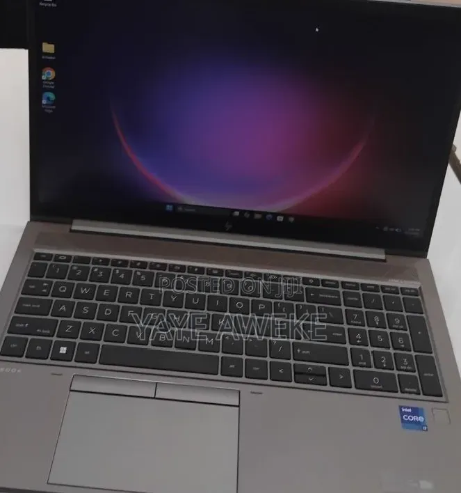 New Laptop HP ZBook Firefly G8 16GB SSD 512GB