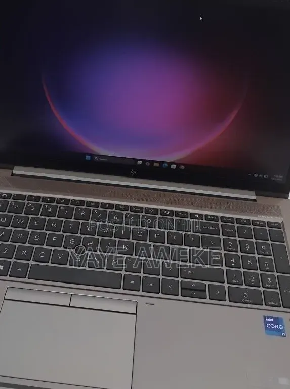 New Laptop HP ZBook Firefly G8 16GB SSD 512GB