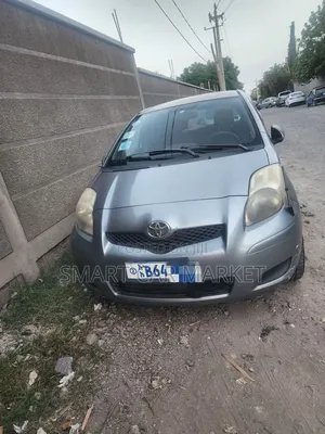 Toyota Yaris 2010 Silver